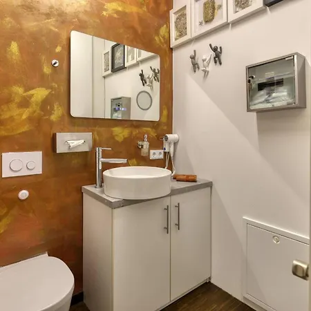 Exclusive In - Modern Comfort Meets Original Art Marktheidenfeld